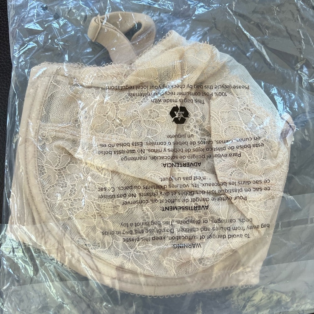 Wacoal Lace Bra in Cream
